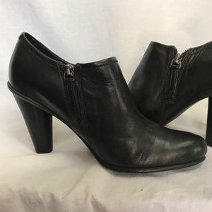 EUC Timeless Leather Ankle Booties